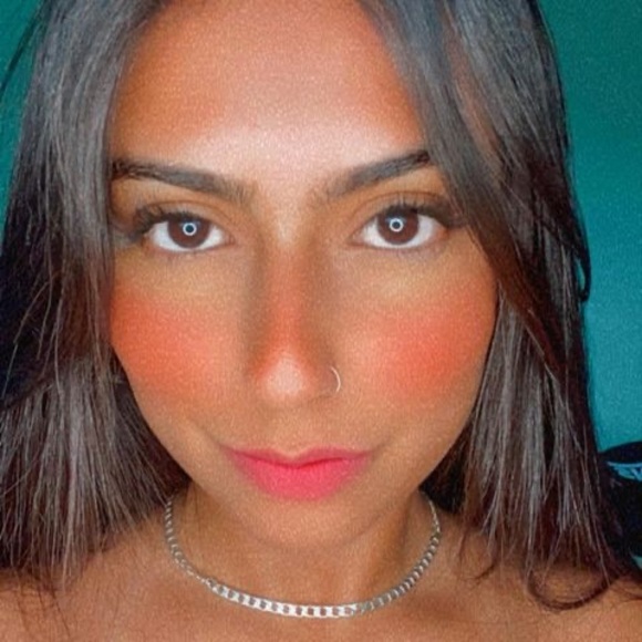 Meet your Posher, Manoela - Picture 1 of 1